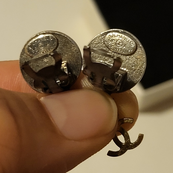 CHANEL Vintage 2tone CC Dangle Clip-on Earrings - Picture 6 of 7